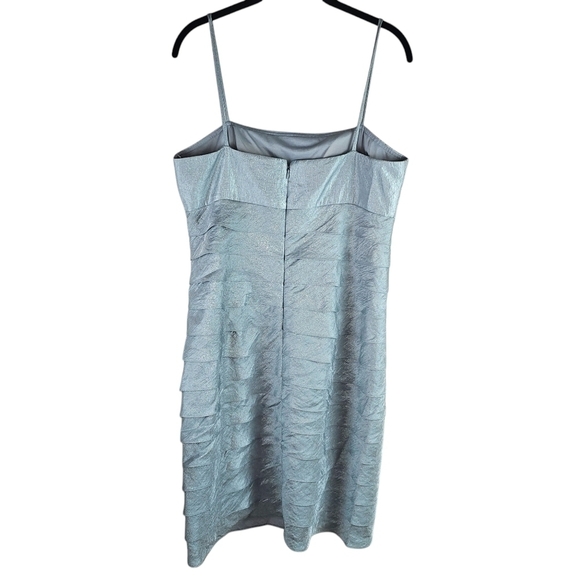 Jessica Howard Silver Metallic Ruffled Cocktail Mini Dress in 14 - Picture 4 of 8